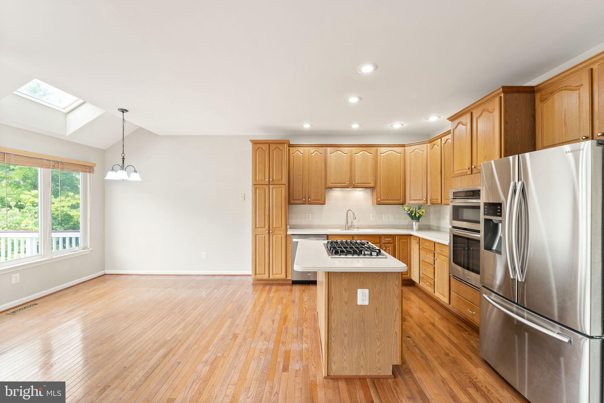 21546 Trowbridge Square Ashburn, VA 20147 - Photo 6 of 68