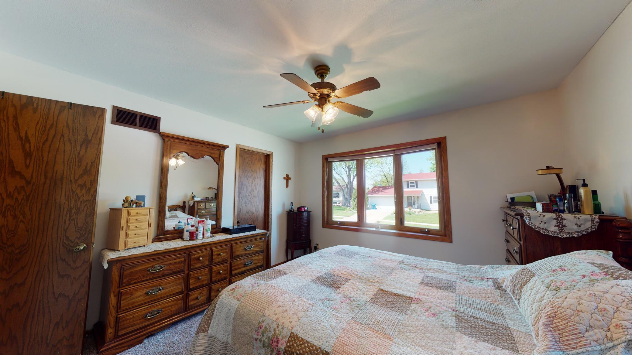 108 26th Street Northwest Rochester, MN 55901 - Photo 12 of 39