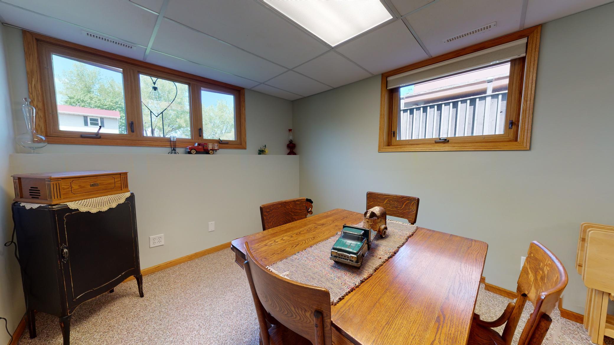 108 26th Street Northwest Rochester, MN 55901 - Photo 23 of 39