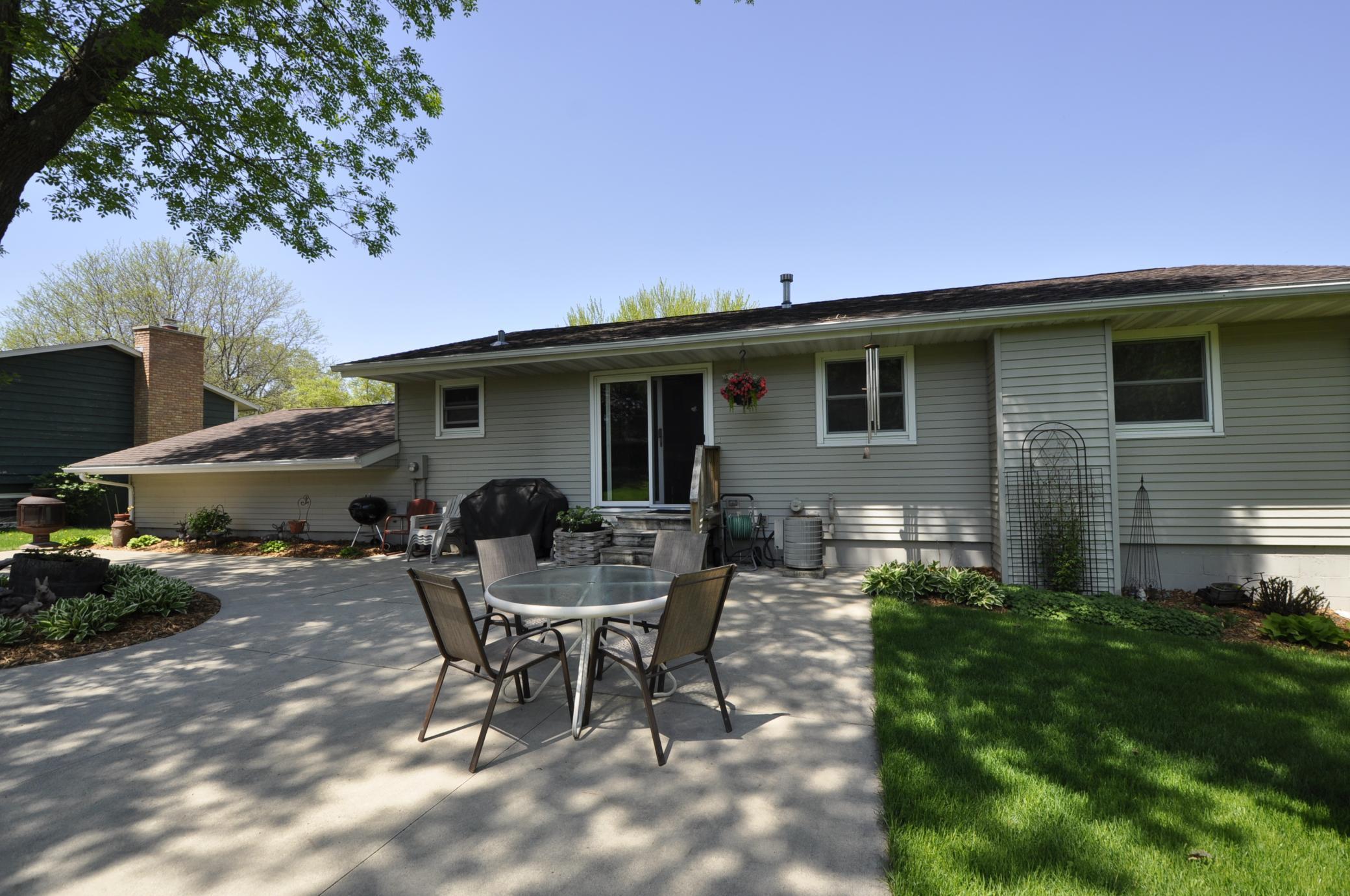 108 26th Street Northwest Rochester, MN 55901 - Photo 28 of 39