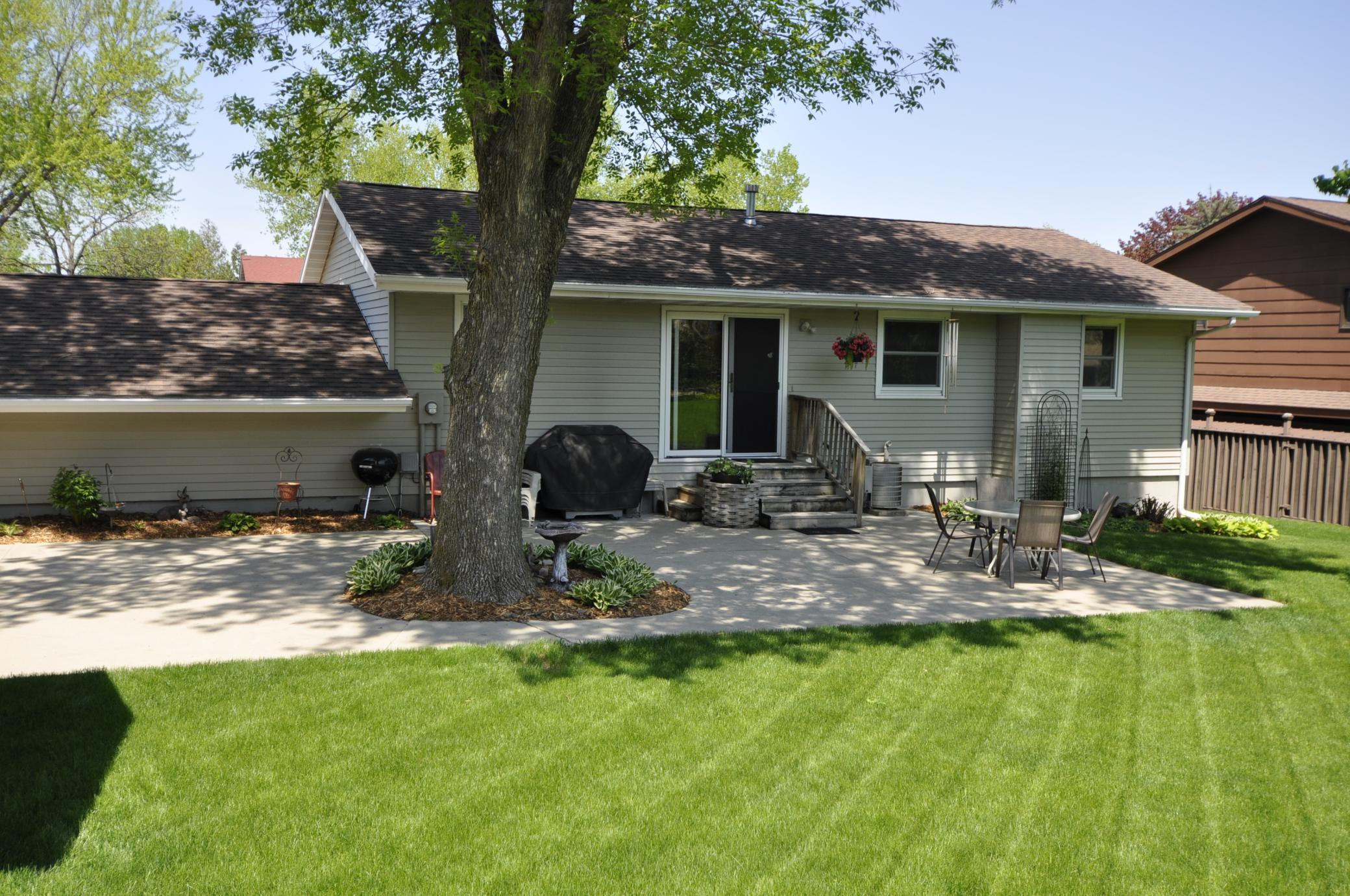 108 26th Street Northwest Rochester, MN 55901 - Photo 29 of 39