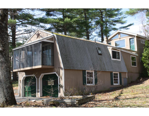 13 Seabrook Road Salisbury, MA 01952 - Photo 1 of 1 a front view of a house with a yard