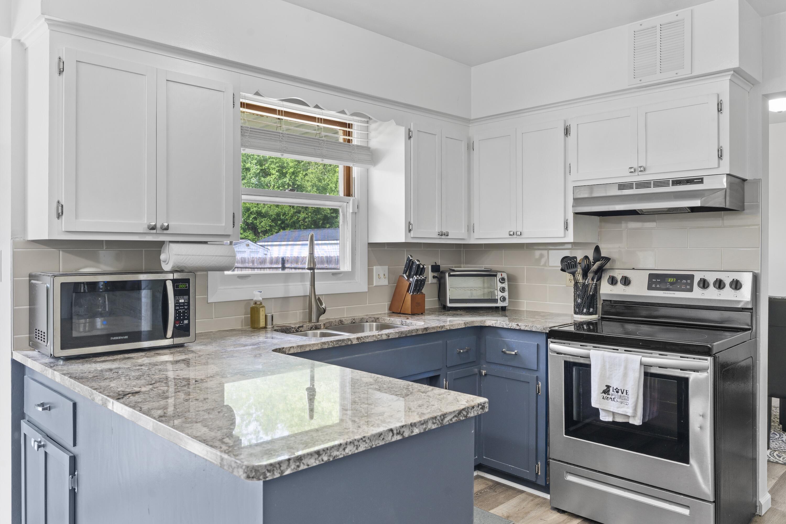 5150 West Fairy Chasm Road Brown Deer, WI 53223 - Photo 6 of 33 Beautiful Countertops