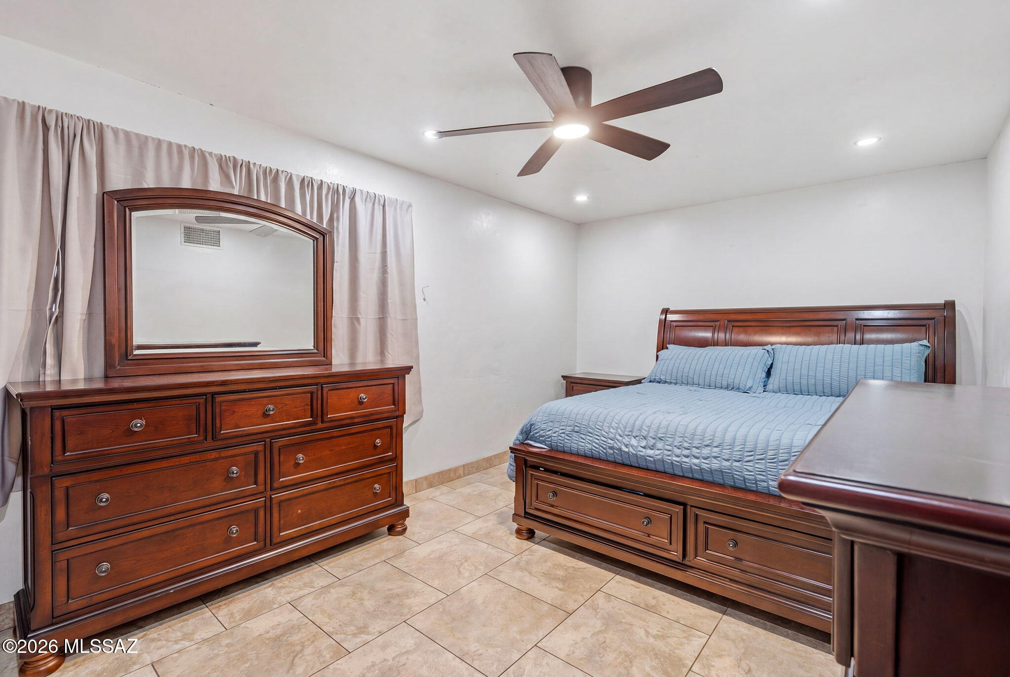 5645 South Caballo Road Tucson, AZ 85746 - Photo 17 of 43 Primary room