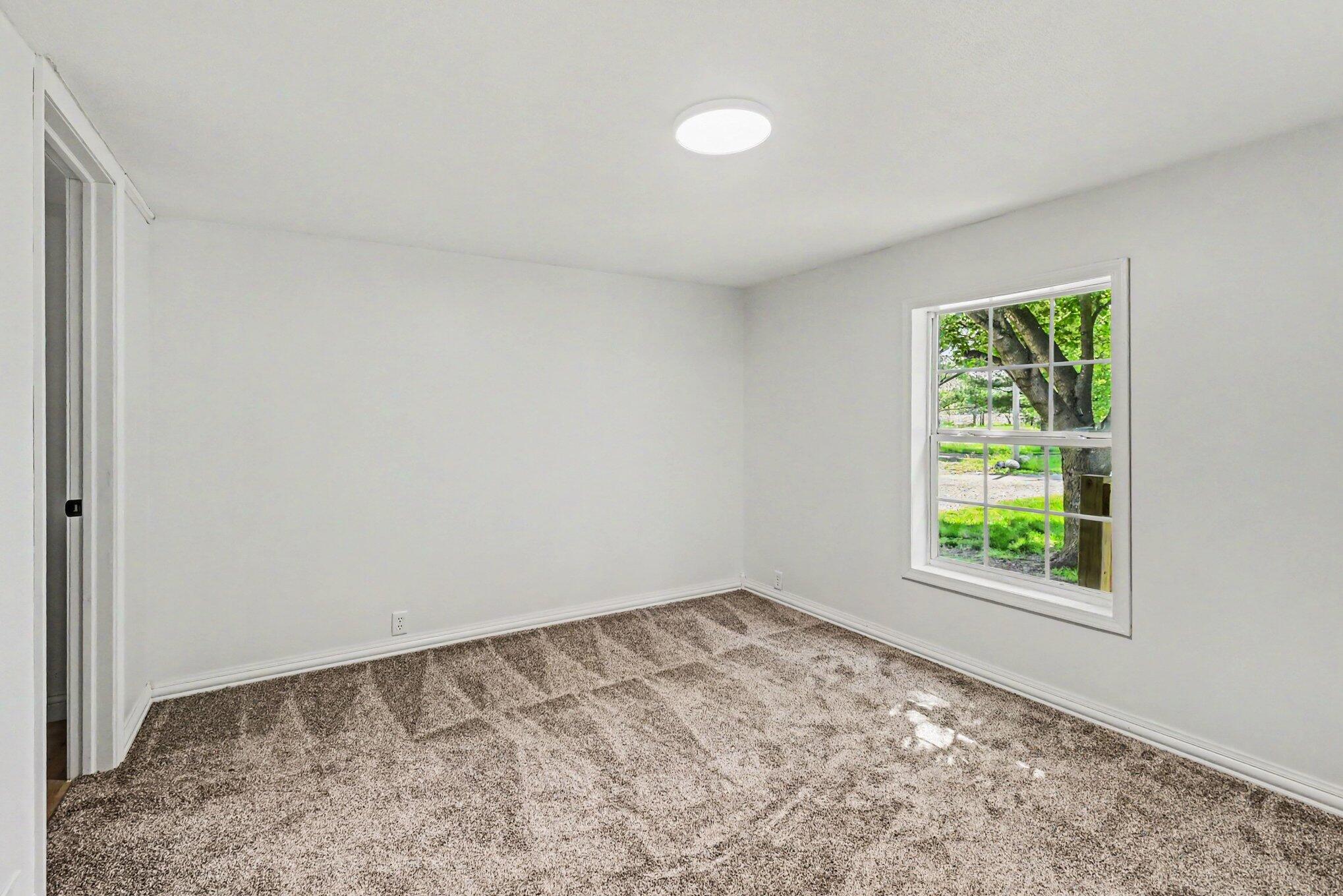 2795 South Bradley Road Charlotte, MI 48813 - Photo 14 of 23 022_file_3504