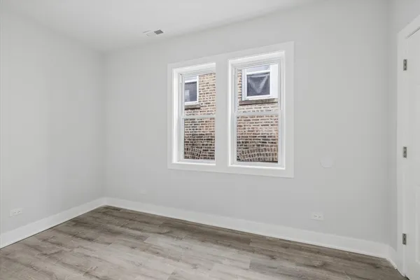 $2,200 | 4044 West Kamerling Avenue, Unit 2, Chicago, IL 60651