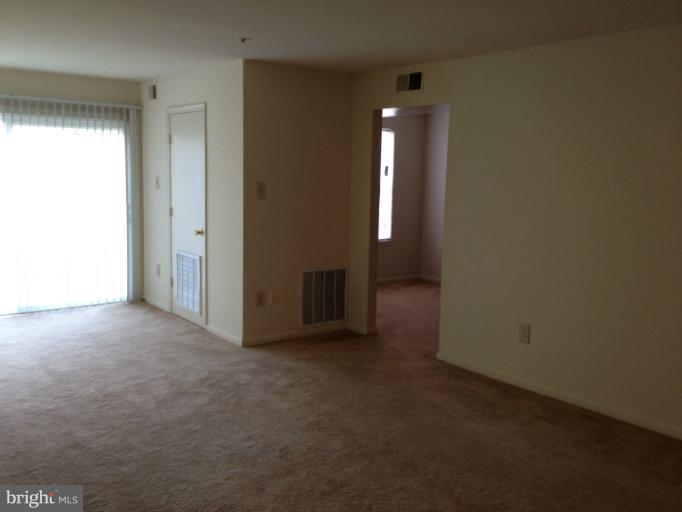 14904 McKisson Court, Unit 8CB Silver Spring, MD 20906 - Photo 11 of 22 Living Room