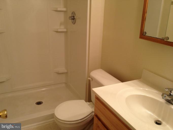 14904 McKisson Court, Unit 8CB Silver Spring, MD 20906 - Photo 8 of 22 Bath