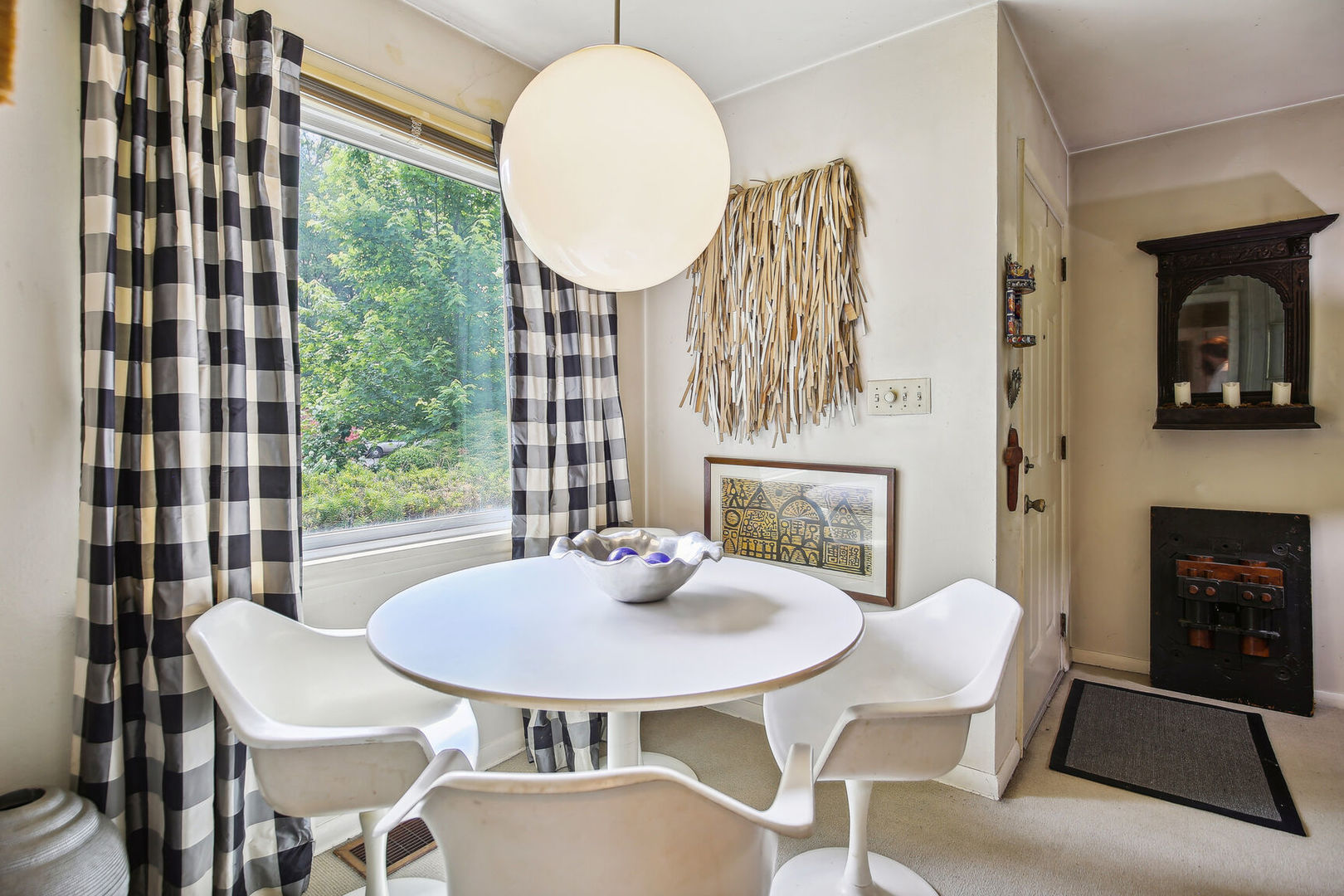 5 Normandy Place Champaign, IL 61821 - Photo 8 of 25 a dining room with furniture and window