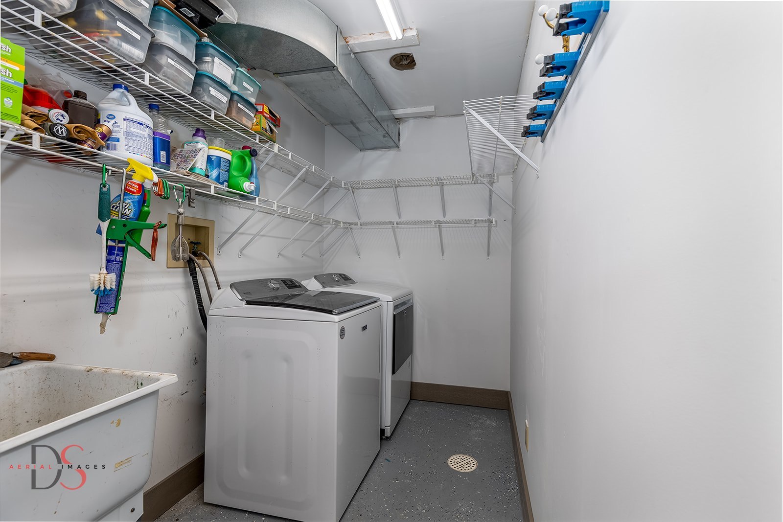 2236 Highway 178 Oglesby, IL 61348 - Photo 21 of 36 a utility room with dryer and washer