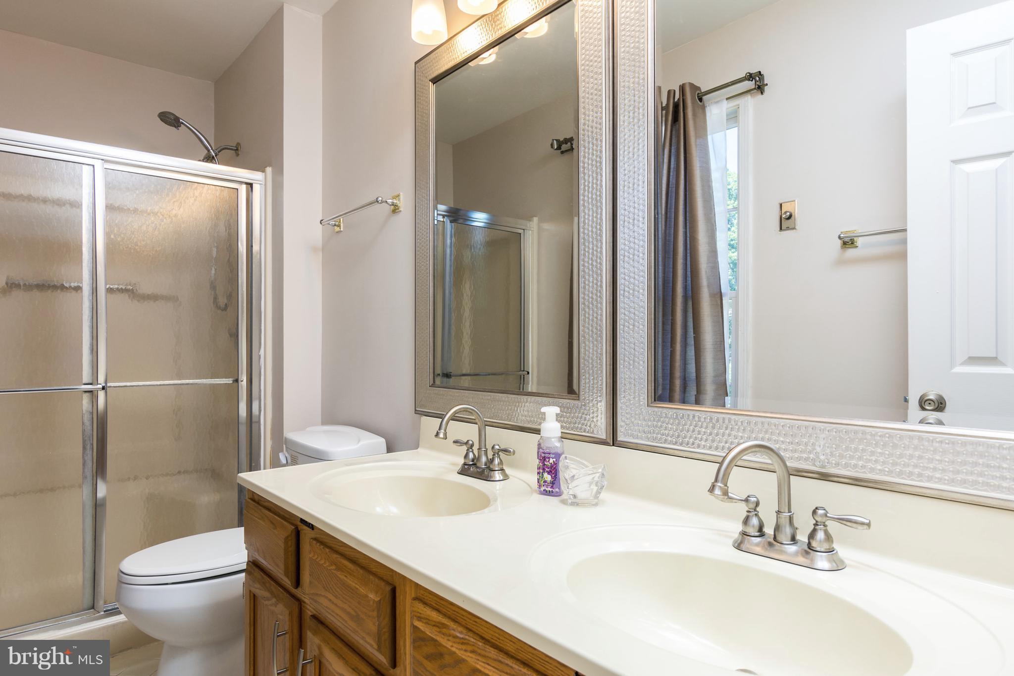 15803 Bond Mill Road Laurel, MD 20707 - Photo 21 of 29 Bath (Master)