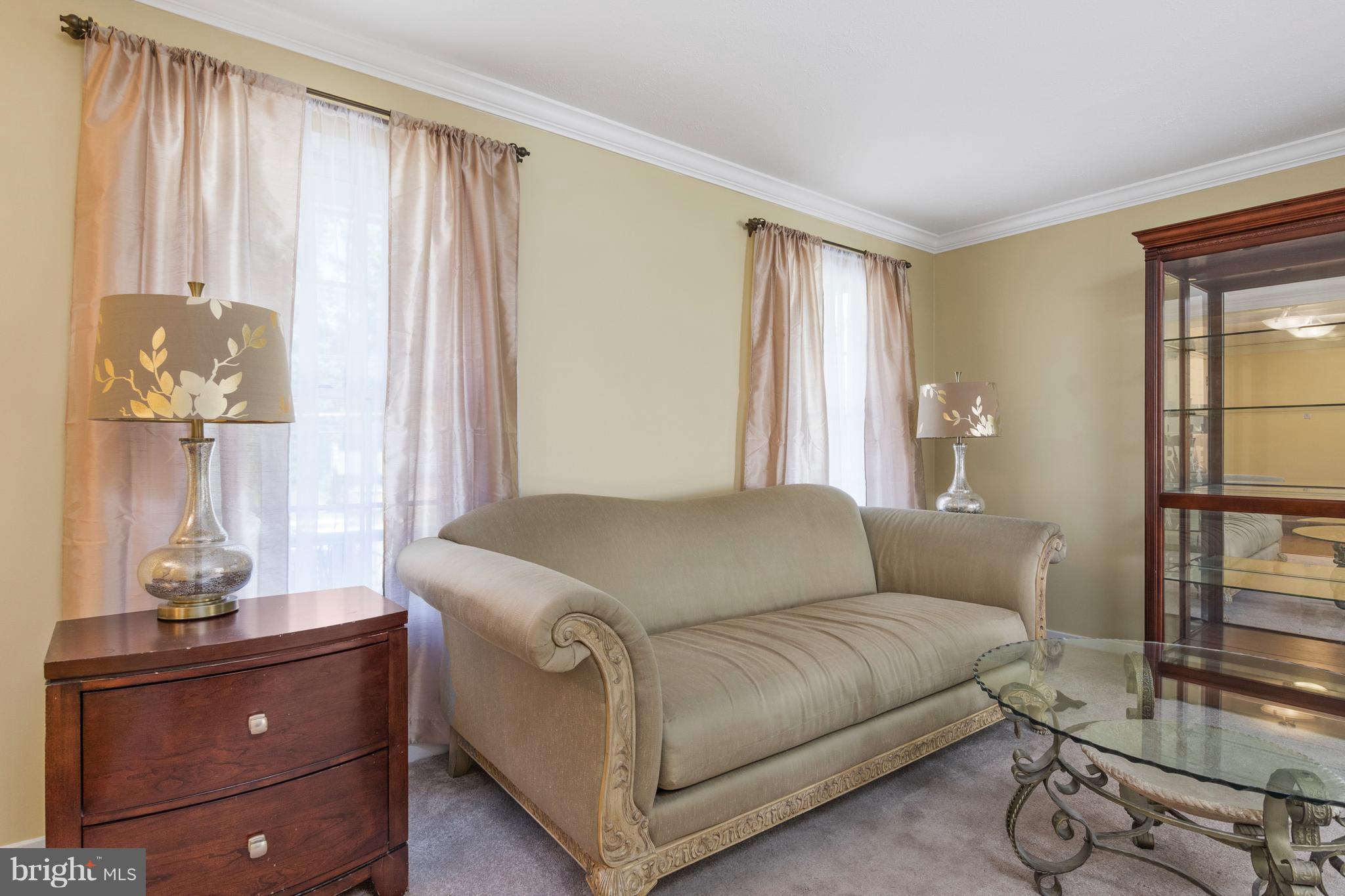 15803 Bond Mill Road Laurel, MD 20707 - Photo 10 of 29 Living Room