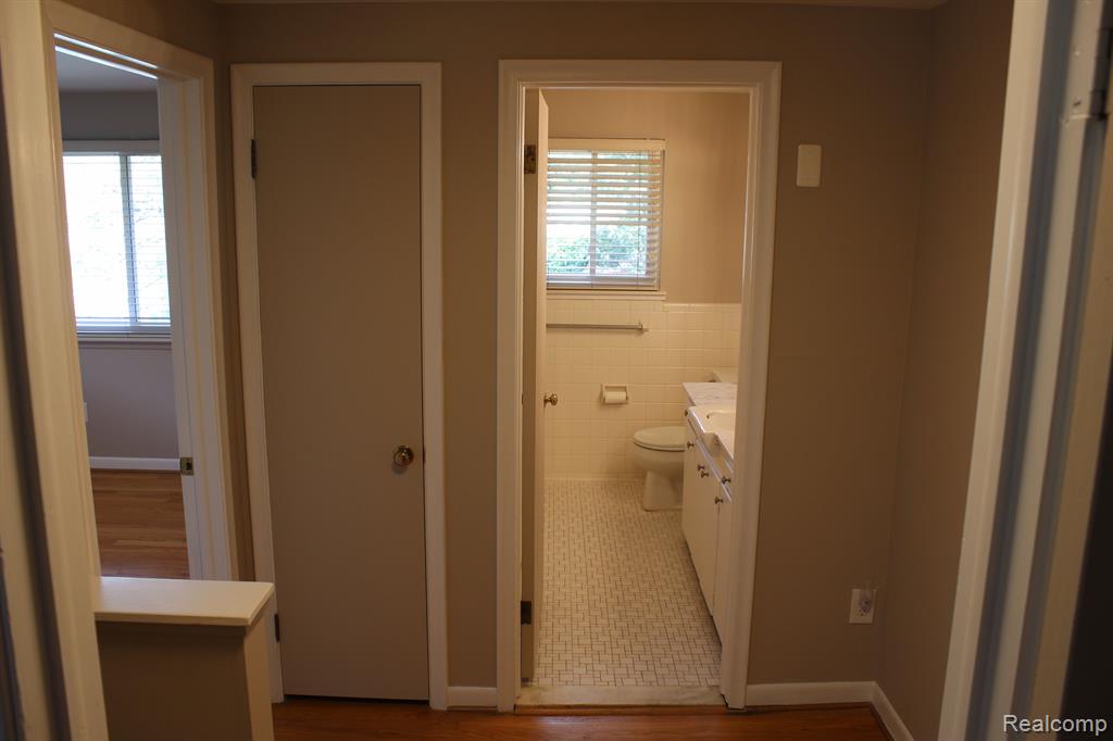 1006 Tottenham Road Birmingham, MI 48009 - Photo 23 of 50