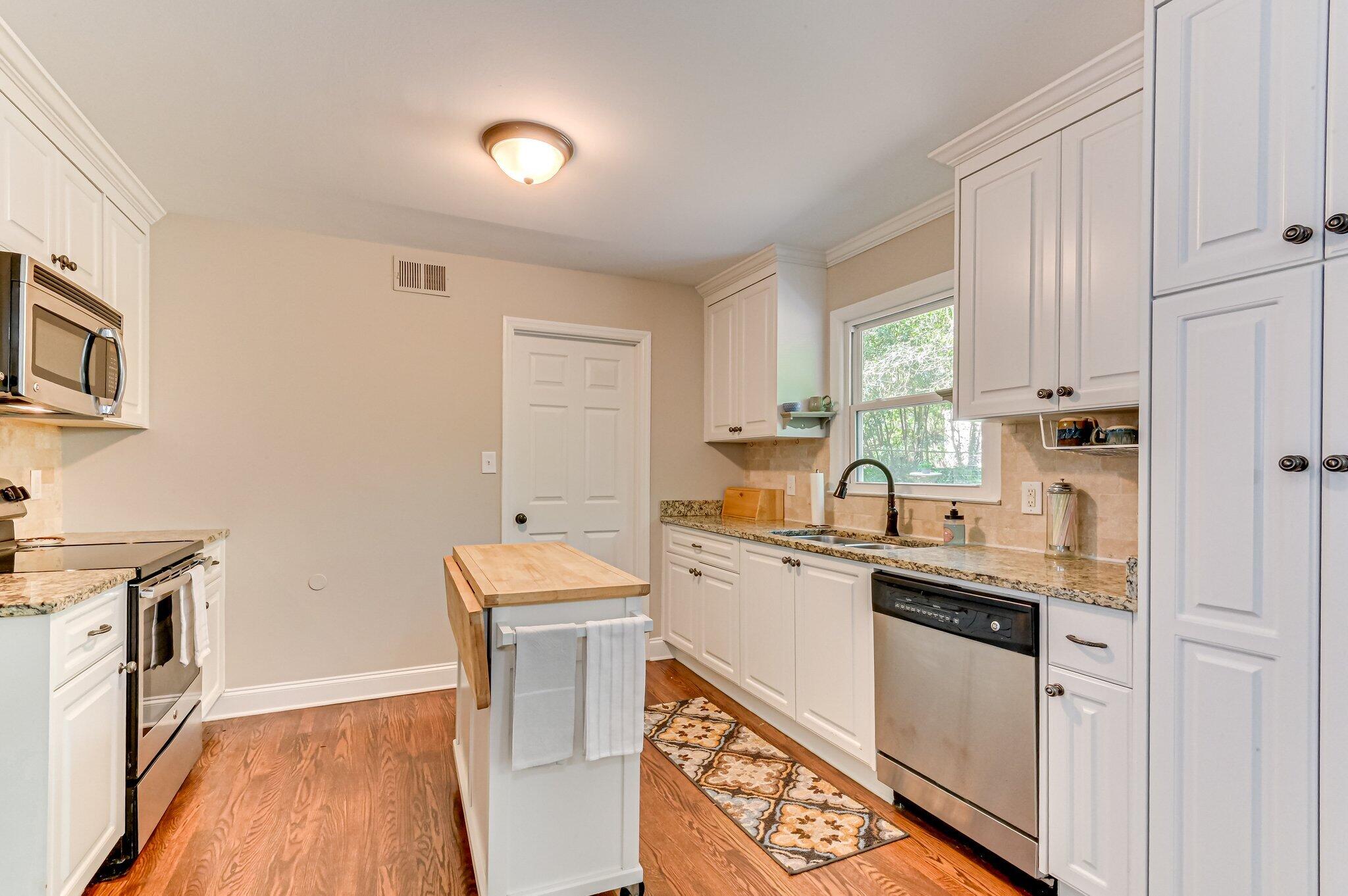 1225 Wood Valley Road Augusta, GA 30909 - Photo 14 of 37 116