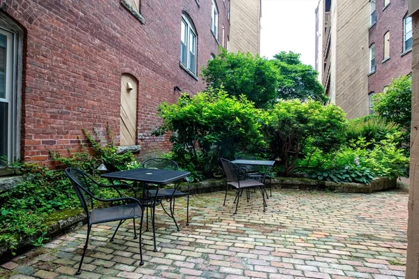 $289,900 | 6 Chatham Place, Unit 6, Worcester, MA 01609