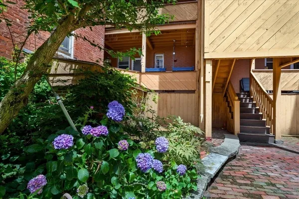 $289,900 | 6 Chatham Place, Unit 6, Worcester, MA 01609