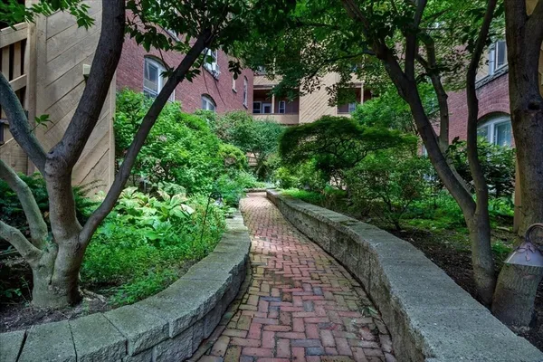 $289,900 | 6 Chatham Place, Unit 6, Worcester, MA 01609