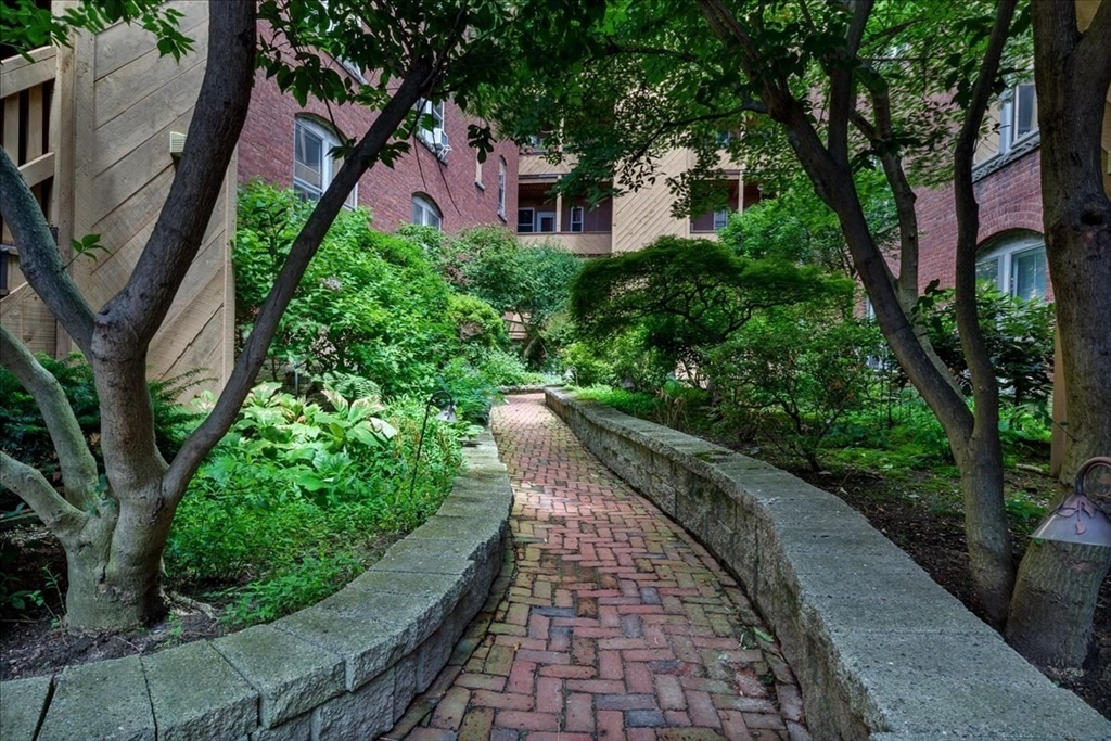 6 Chatham Place, Unit 6 Worcester, MA 01609 - Photo 25 of 29