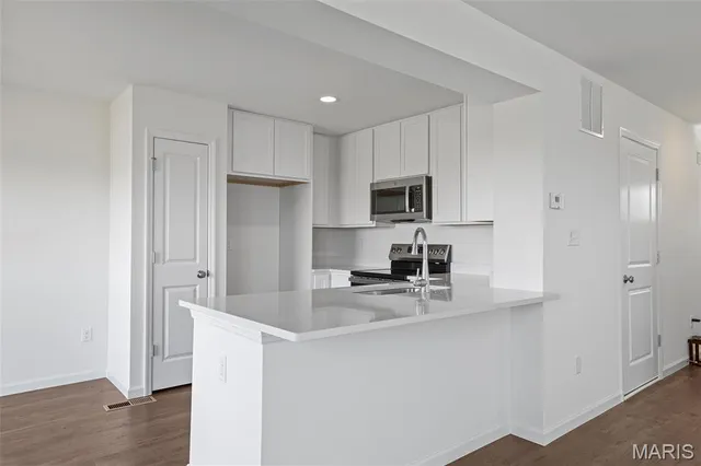 $311,594 | 1033 Black Bear Drive, House Springs, MO 63051