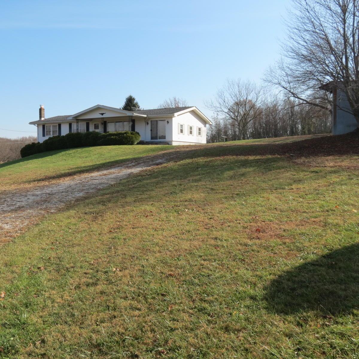4440 Delmont Road Lancaster, OH 43130 - Photo 2 of 43