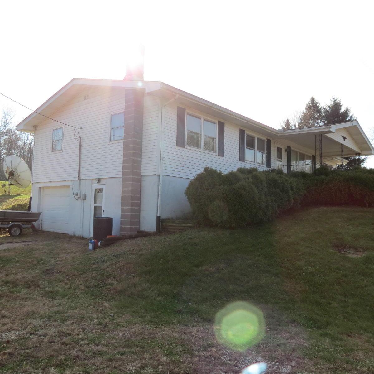 4440 Delmont Road Lancaster, OH 43130 - Photo 3 of 43