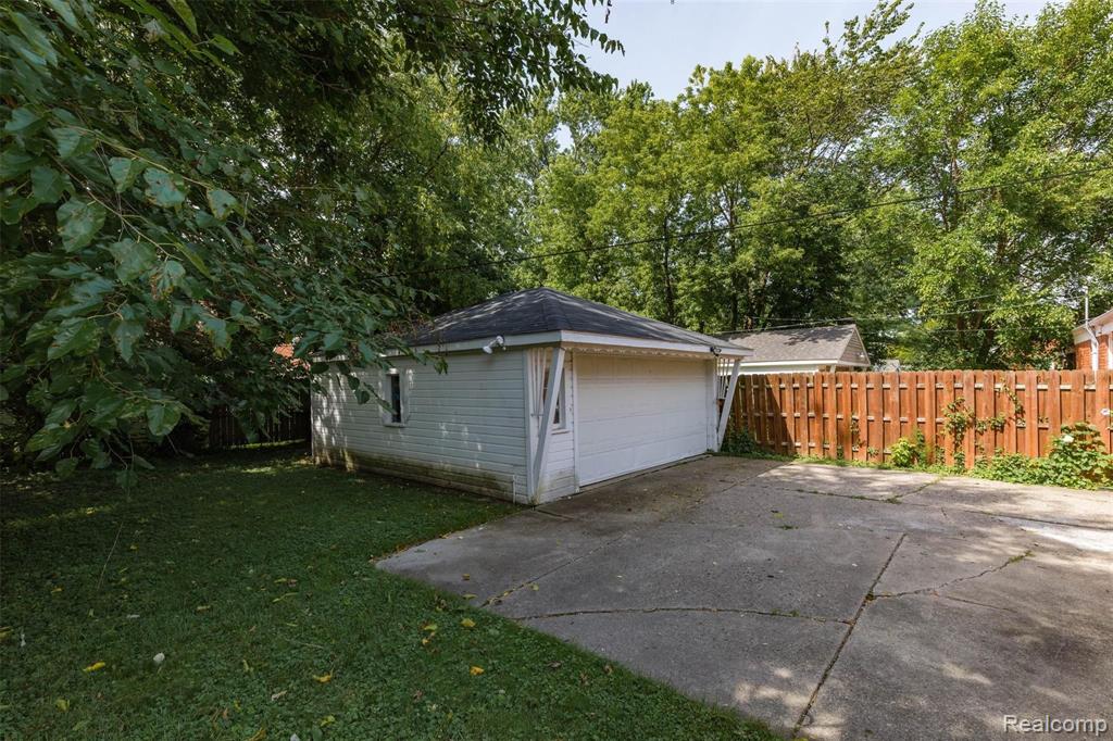 21712 Newcastle Road Harper Woods, MI 48225 - Photo 26 of 38