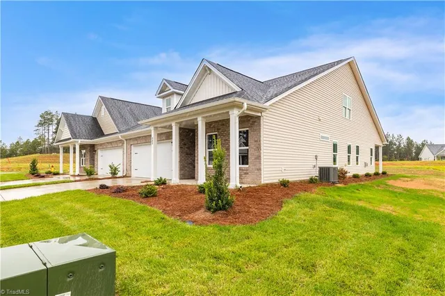 $398,900 | 303 Beeson Court, Clemmons, NC 27012
