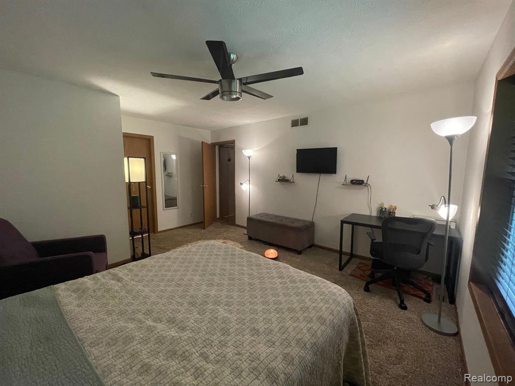 10465 Silver Lake Road Byron, MI 48418 - Photo 3 of 11 Gallery Image 3