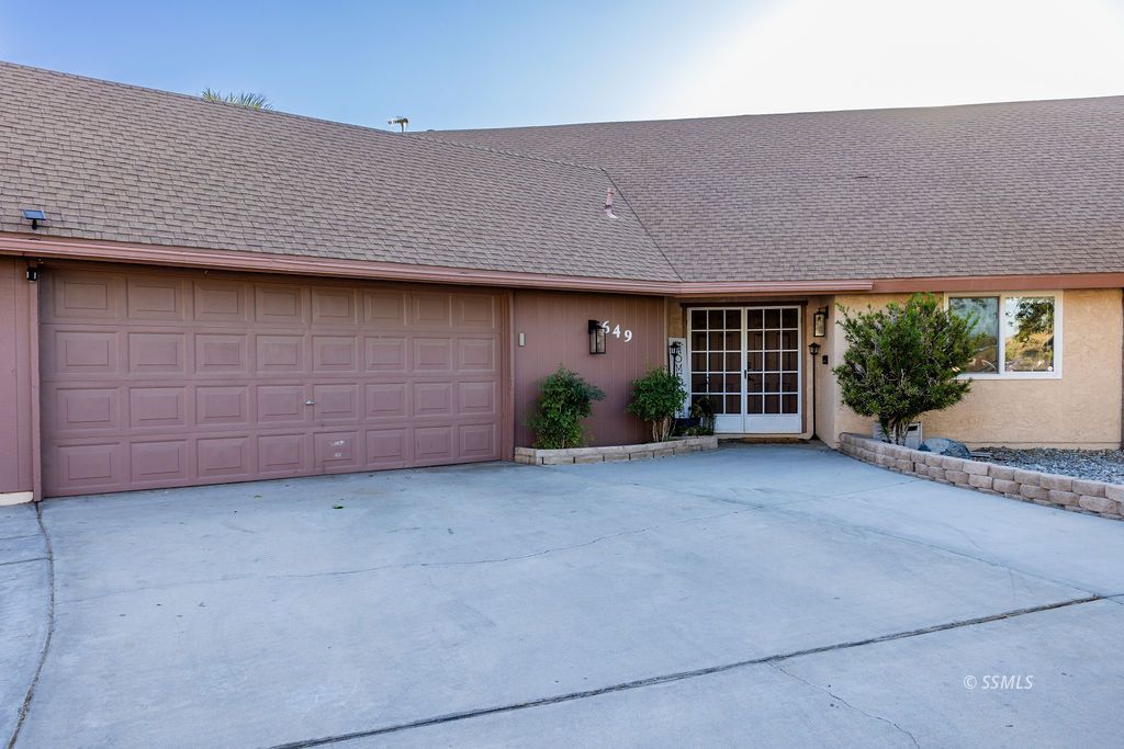 649 Randall Street Ridgecrest, CA 93555 - Photo 5 of 48