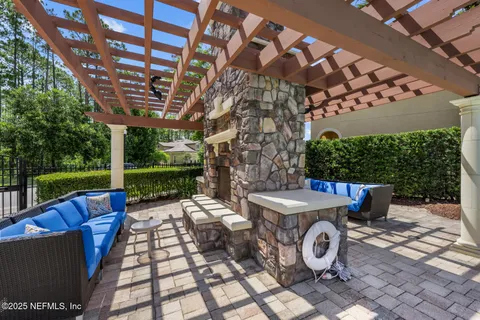 $580,000 | 435 Wingstone Drive, Jacksonville, FL 32081