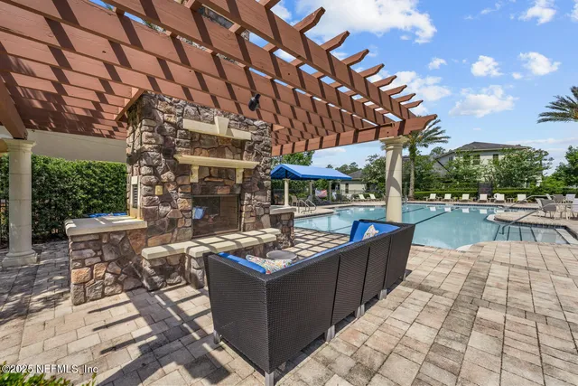 $580,000 | 435 Wingstone Drive, Jacksonville, FL 32081