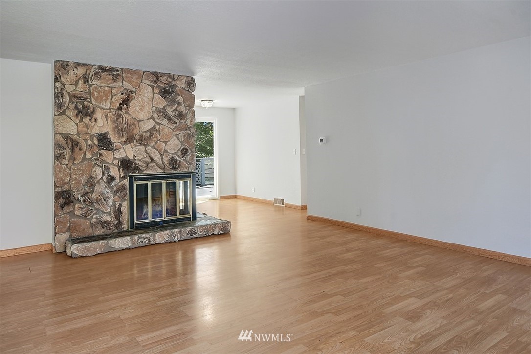 5901 Fleming Street Everett, WA 98203 - Photo 2 of 26