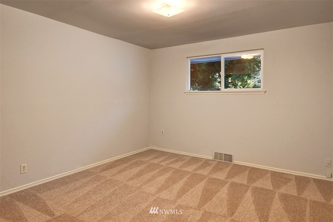 5901 Fleming Street Everett, WA 98203 - Photo 12 of 26