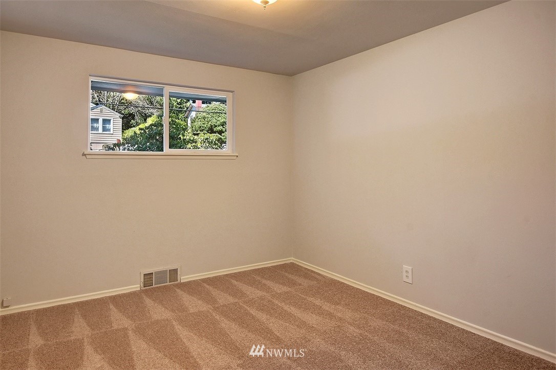 5901 Fleming Street Everett, WA 98203 - Photo 14 of 26