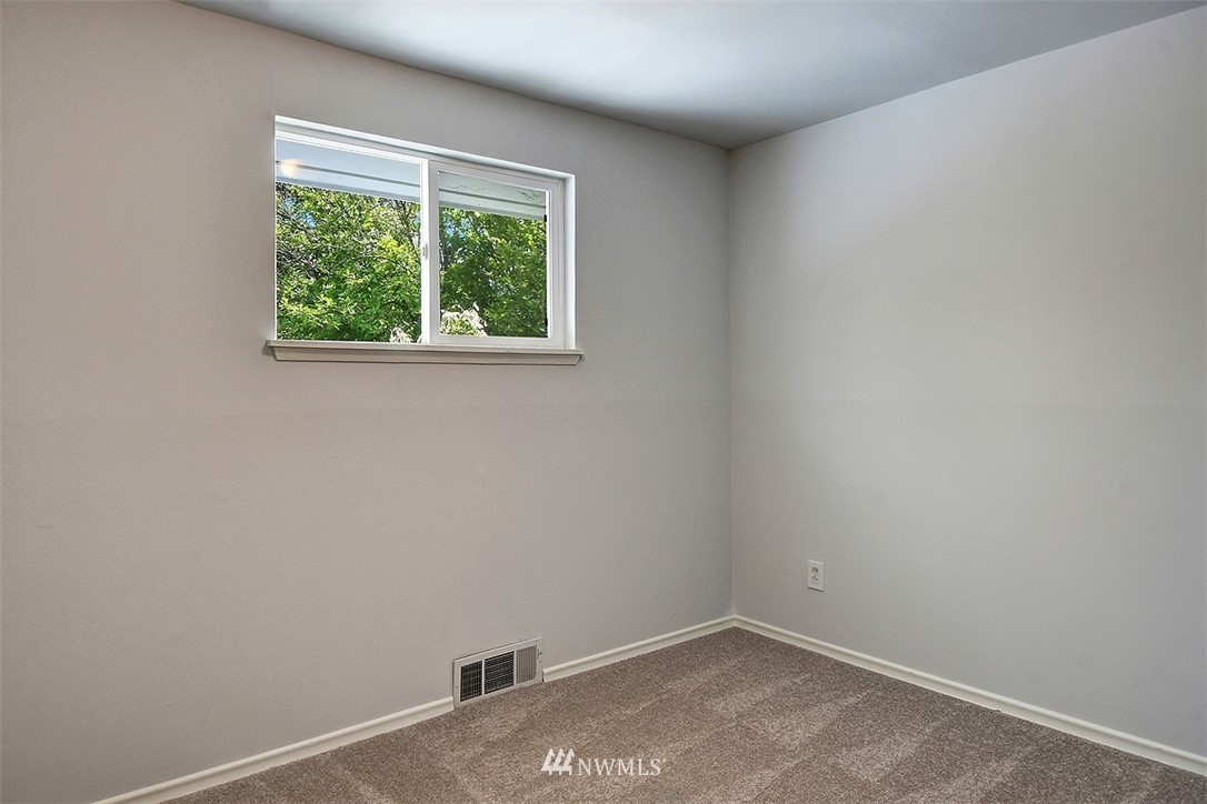 5901 Fleming Street Everett, WA 98203 - Photo 15 of 26