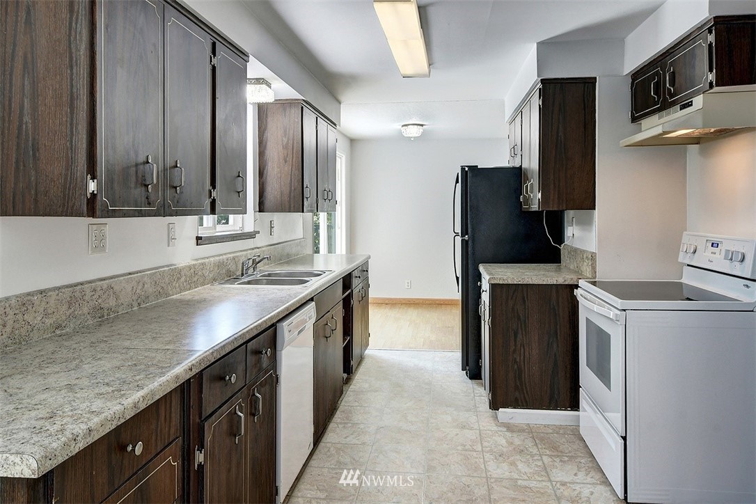 5901 Fleming Street Everett, WA 98203 - Photo 6 of 26