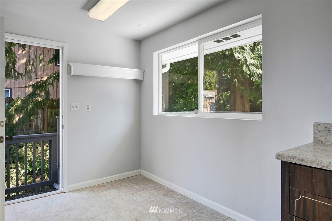 5901 Fleming Street Everett, WA 98203 - Photo 8 of 26