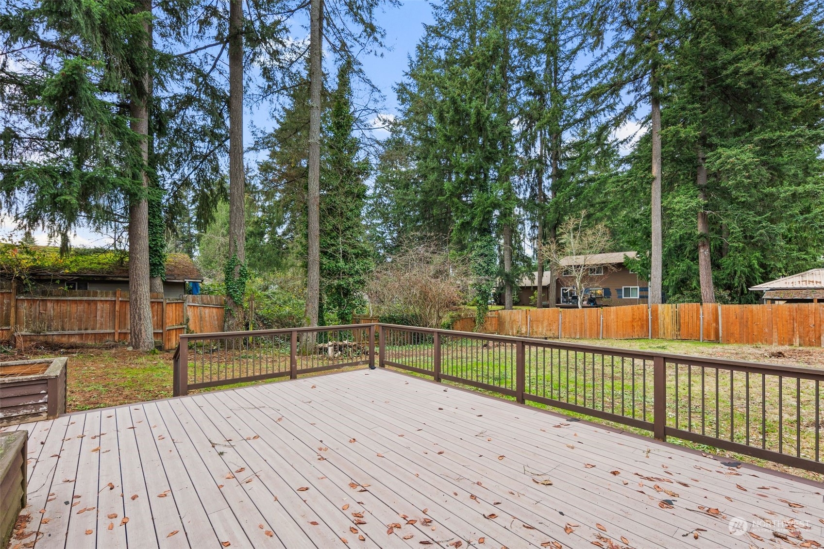 15832 Southeast 144th Street Renton, WA 98059 - Photo 6 of 40 a view of a tennis court