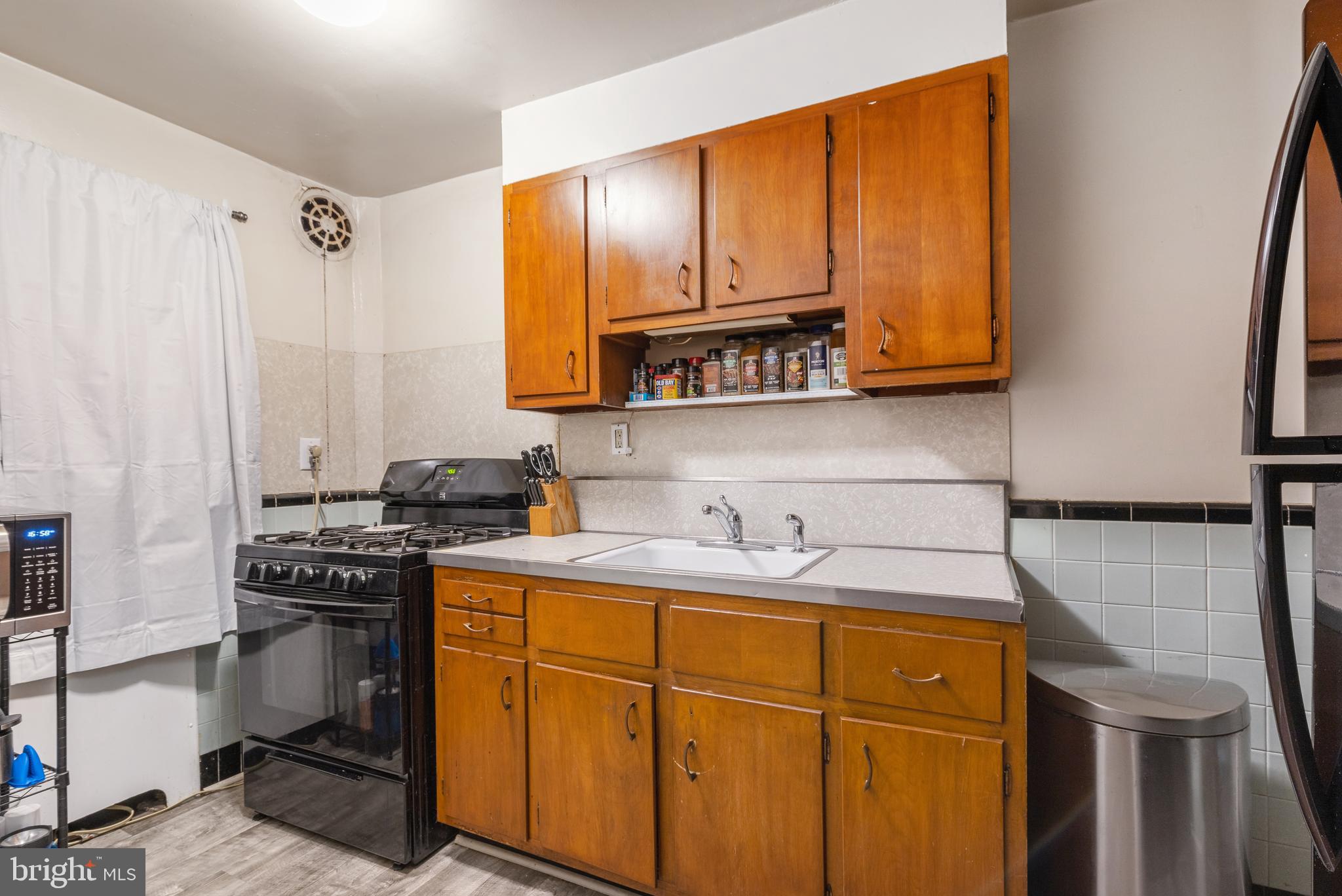 418 Littlecroft Road Upper Darby, PA 19082 - Photo 10 of 22