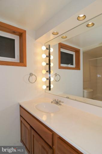 2422 Eccleston Street Silver Spring, MD 20902 - Photo 12 of 24 Basement Full Bathroom