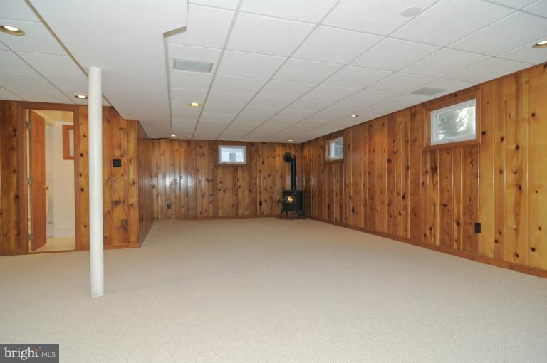 2422 Eccleston Street Silver Spring, MD 20902 - Photo 17 of 24 Recreation Room
