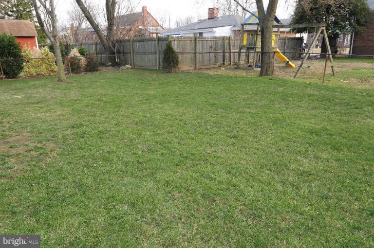 2422 Eccleston Street Silver Spring, MD 20902 - Photo 8 of 24 Backyard