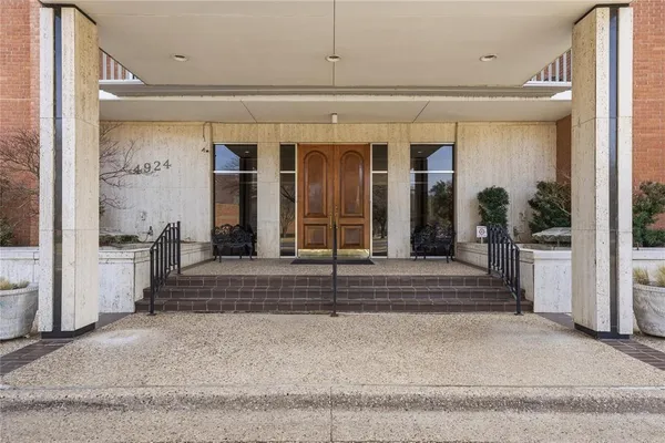 $315,000 | 4924 Cobbs Drive, Unit 9C, Waco, TX 76710