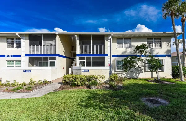 $185,000 | 1531 Southeast Royal Green Circle, Unit 202, Port St. Lucie, FL 34952