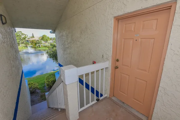 $185,000 | 1531 Southeast Royal Green Circle, Unit 202, Port St. Lucie, FL 34952