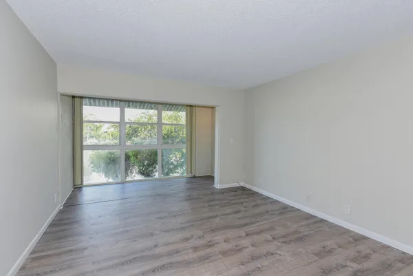 $185,000 | 1531 Southeast Royal Green Circle, Unit 202, Port St. Lucie, FL 34952