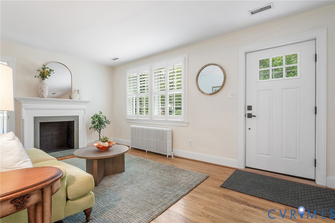 1100 Skipwith Road Henrico, VA 23229 - Photo 5 of 34 a living room with furniture and a window