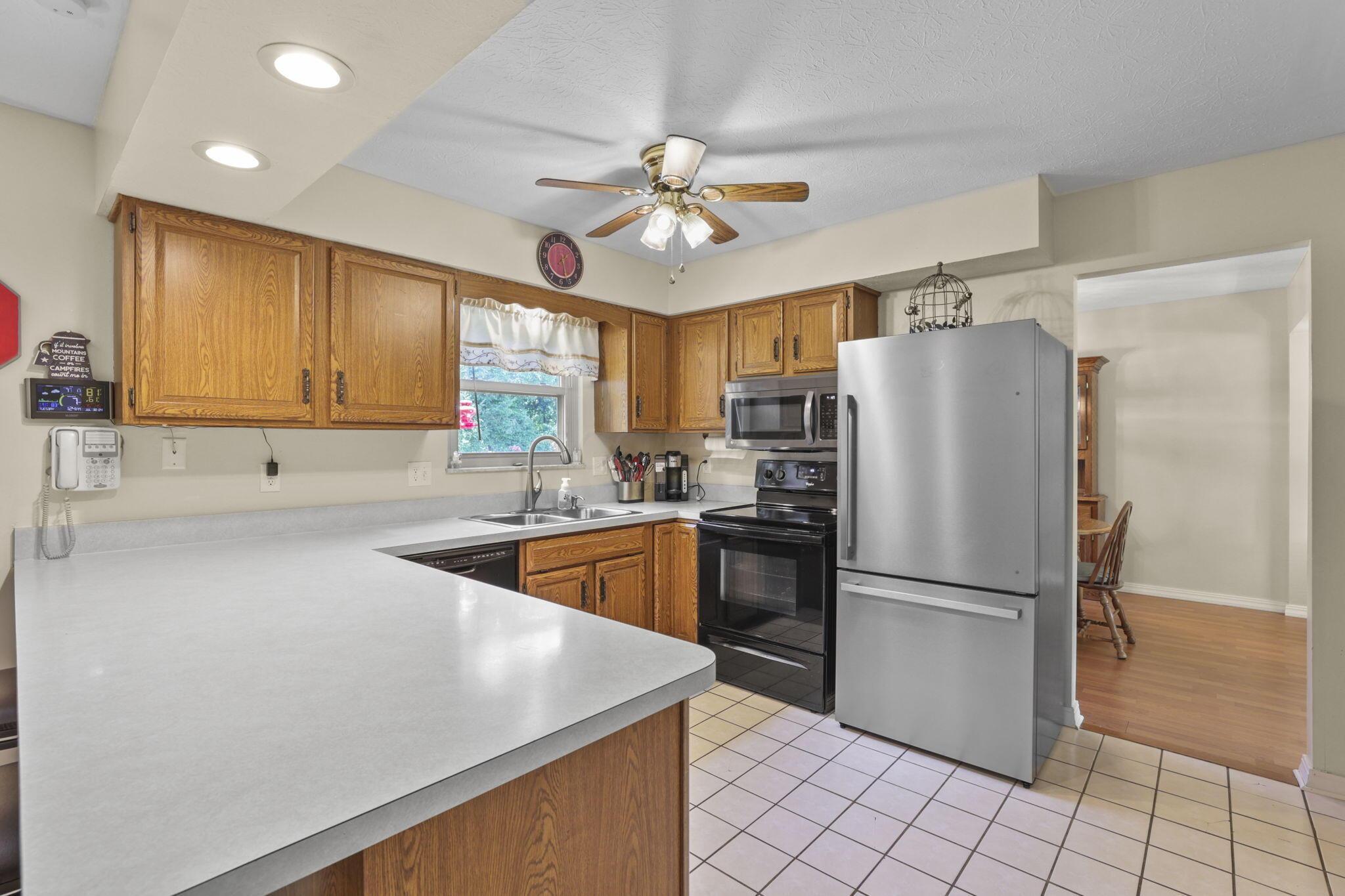 84 Hawthorn Road Southwest Pataskala, OH 43062 - Photo 20 of 66 Kitchen