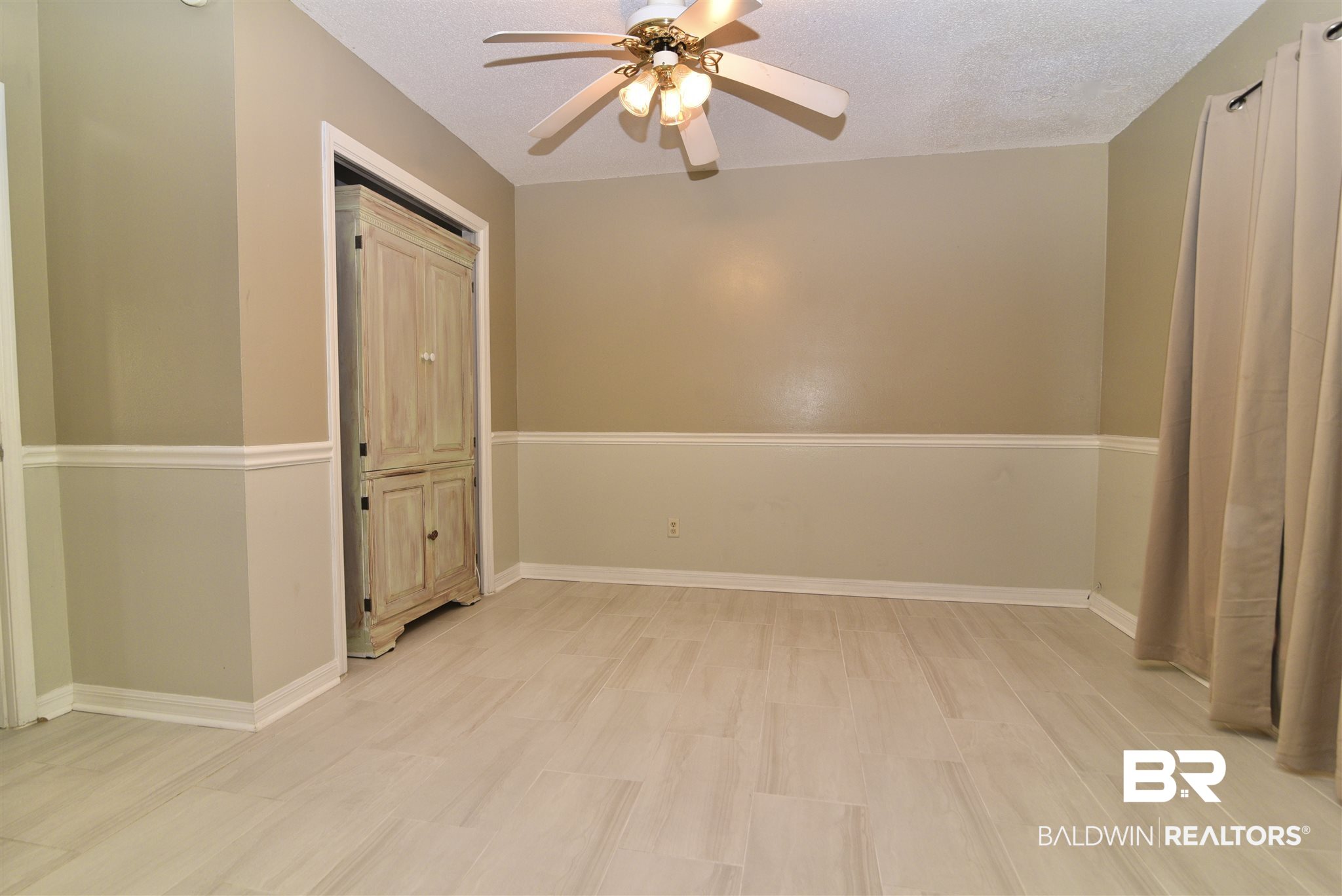 203 Ridgewood Drive Daphne, AL 36526 - Photo 17 of 46