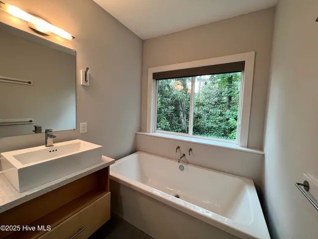 $2,700 | 103 South 29th Street, Wilmington, NC 28403